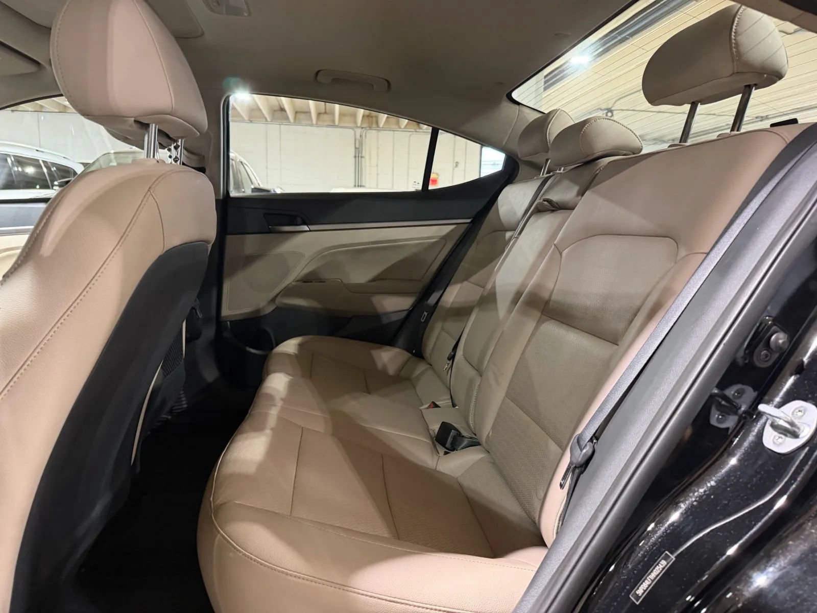 Used 2017 Hyundai Elantra Limited w/ Limited Tech Package 04 FWD image 12