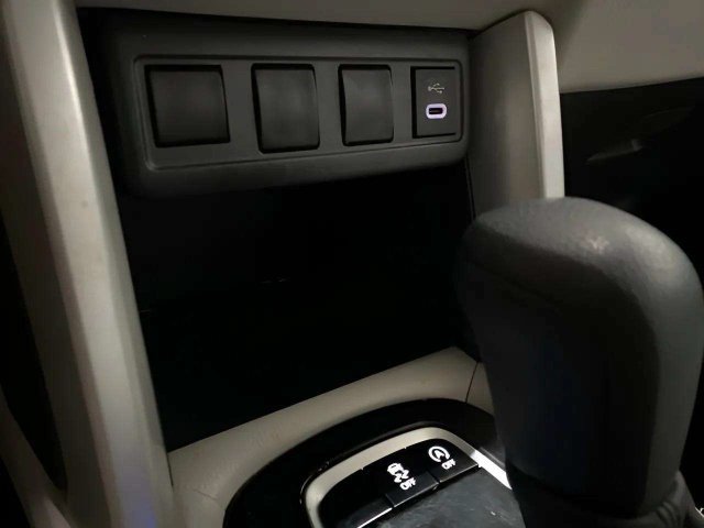 Used 2024 Toyota Corolla Cross L FWD image 43