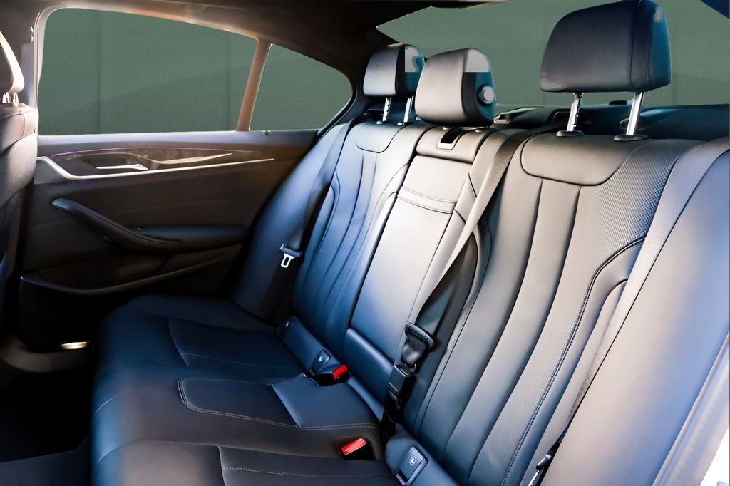Used 2023 BMW 540i w/ M Sport Package RWD image 18