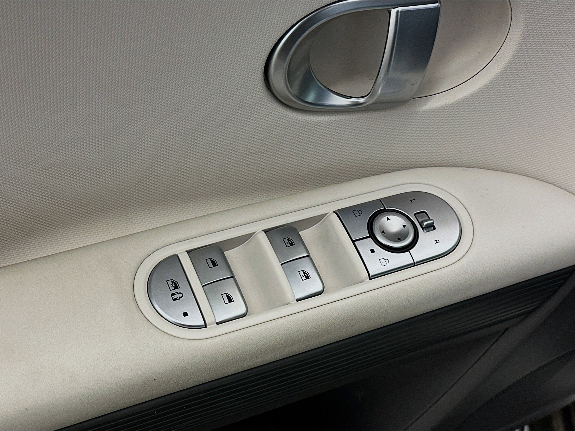 Used 2024 Hyundai Ioniq 5 SEL image 15