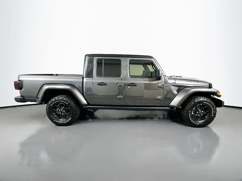 Used 2024 Jeep Gladiator Willys image 4