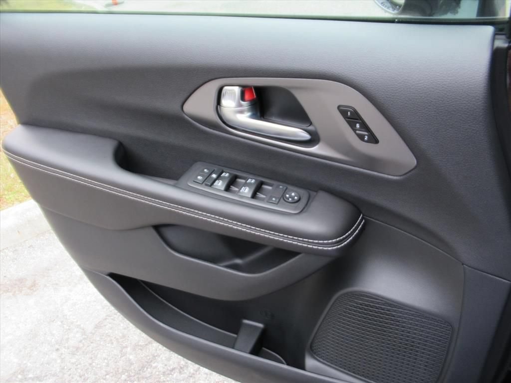 New 2026 Chrysler Pacifica Select w/ S Appearance Package FWD image 26
