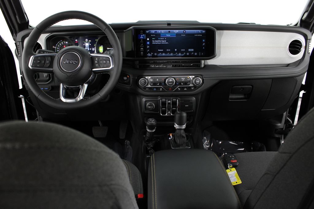 Used 2025 Jeep Wrangler Unlimited Sahara w/ Safety Group AWD/4WD image 9