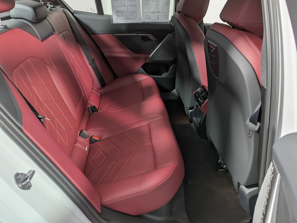 Used 2025 BMW 530i xDrive image 38