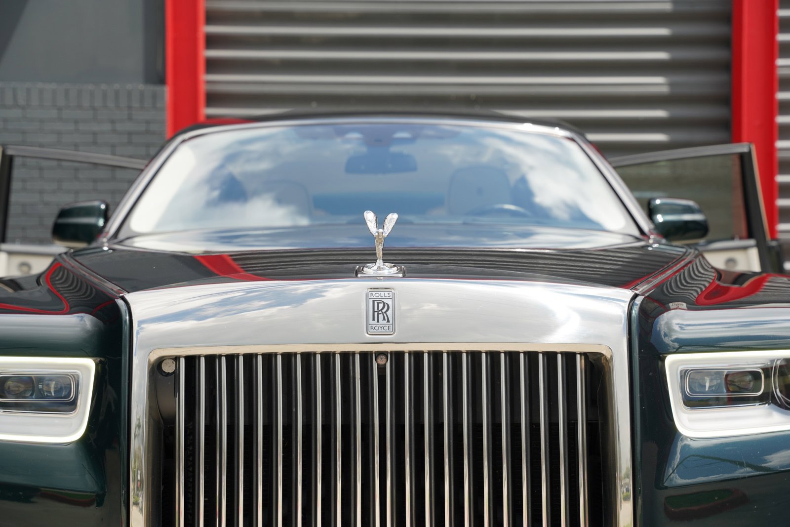 Used 2022 Rolls-Royce Phantom Sedan RWD image 5