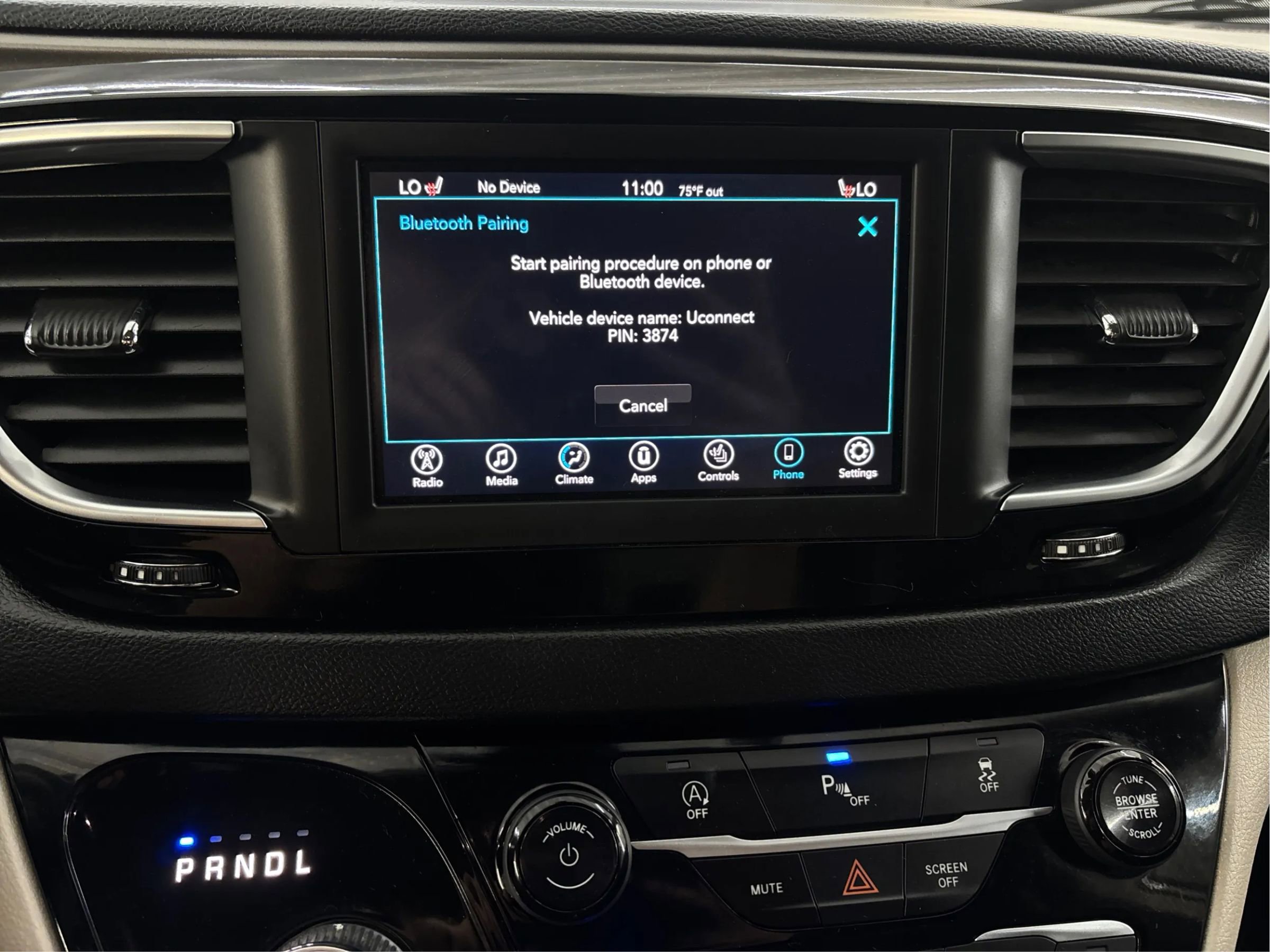 Used 2020 Chrysler Pacifica Touring-L FWD image 43