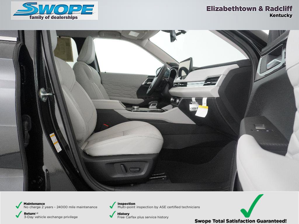 Used 2025 Mitsubishi Outlander AWD image 10