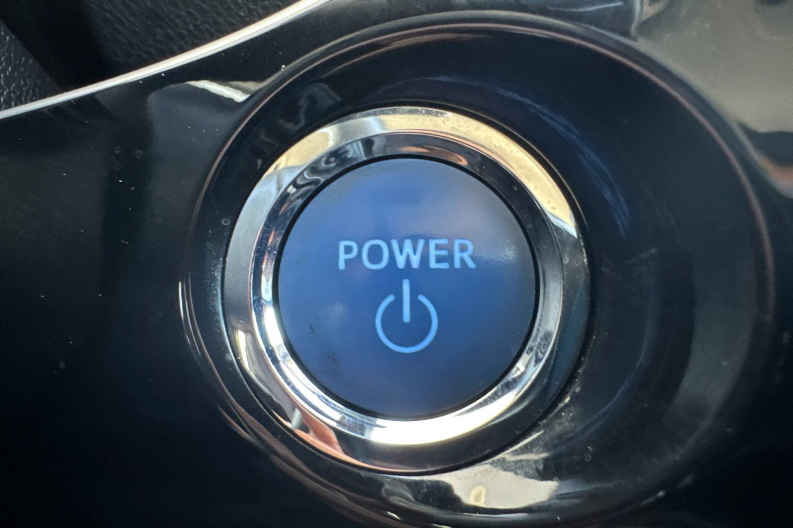 Used 2019 Toyota Prius LE w/ Preferred Accessory Package AWD/4WD image 23