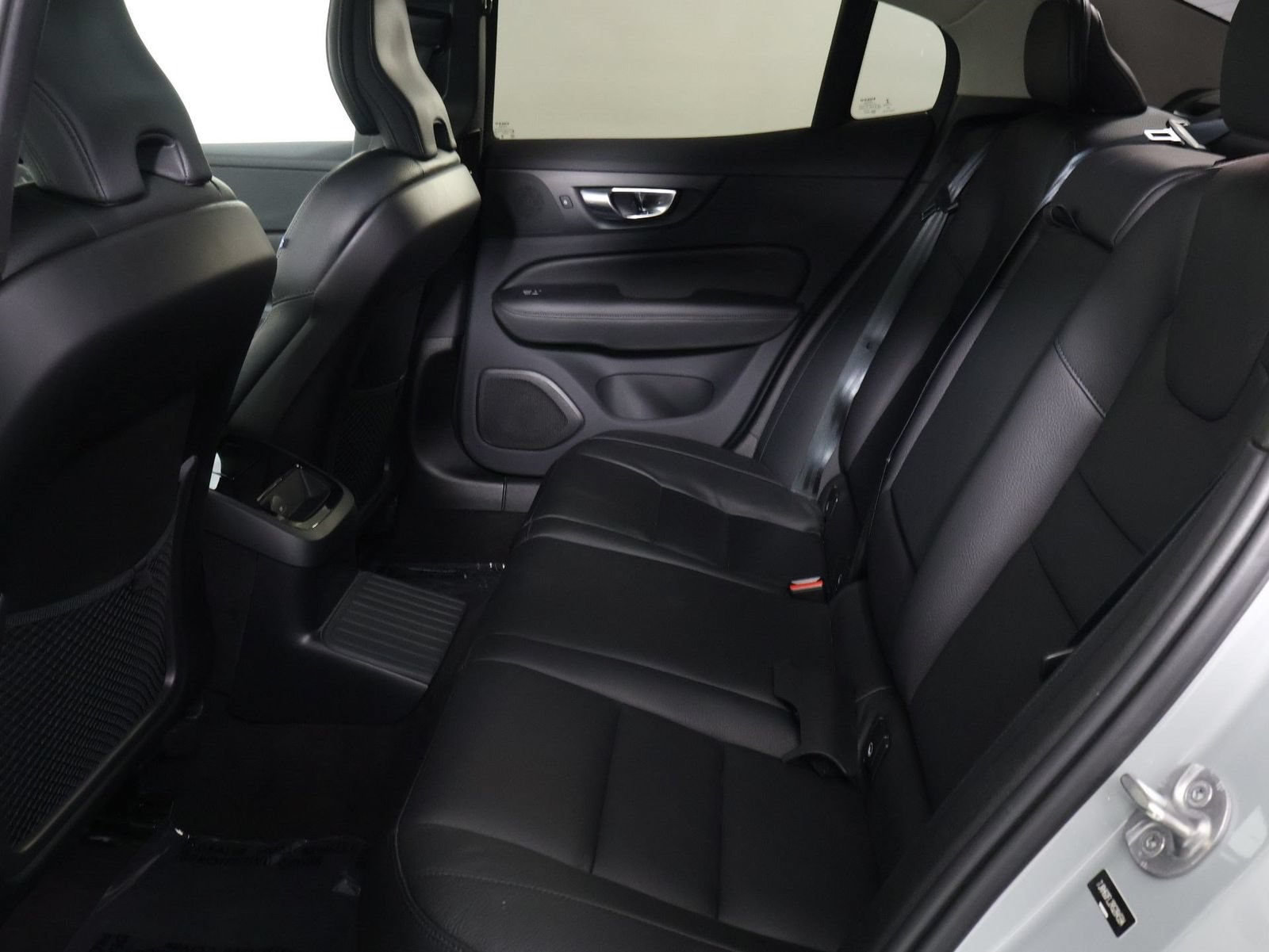 Certified 2024 Volvo S60 T8 Plus AWD/4WD image 32