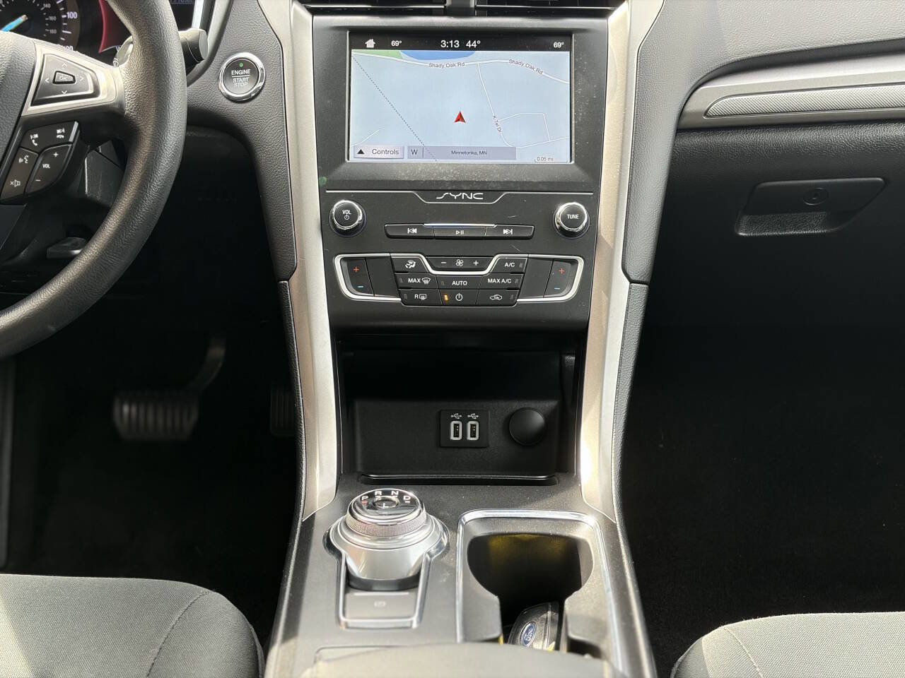 Used 2019 Ford Fusion SE image 23