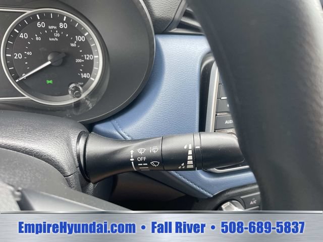 Used 2025 Nissan Versa SV w/ Trunk Package FWD image 28
