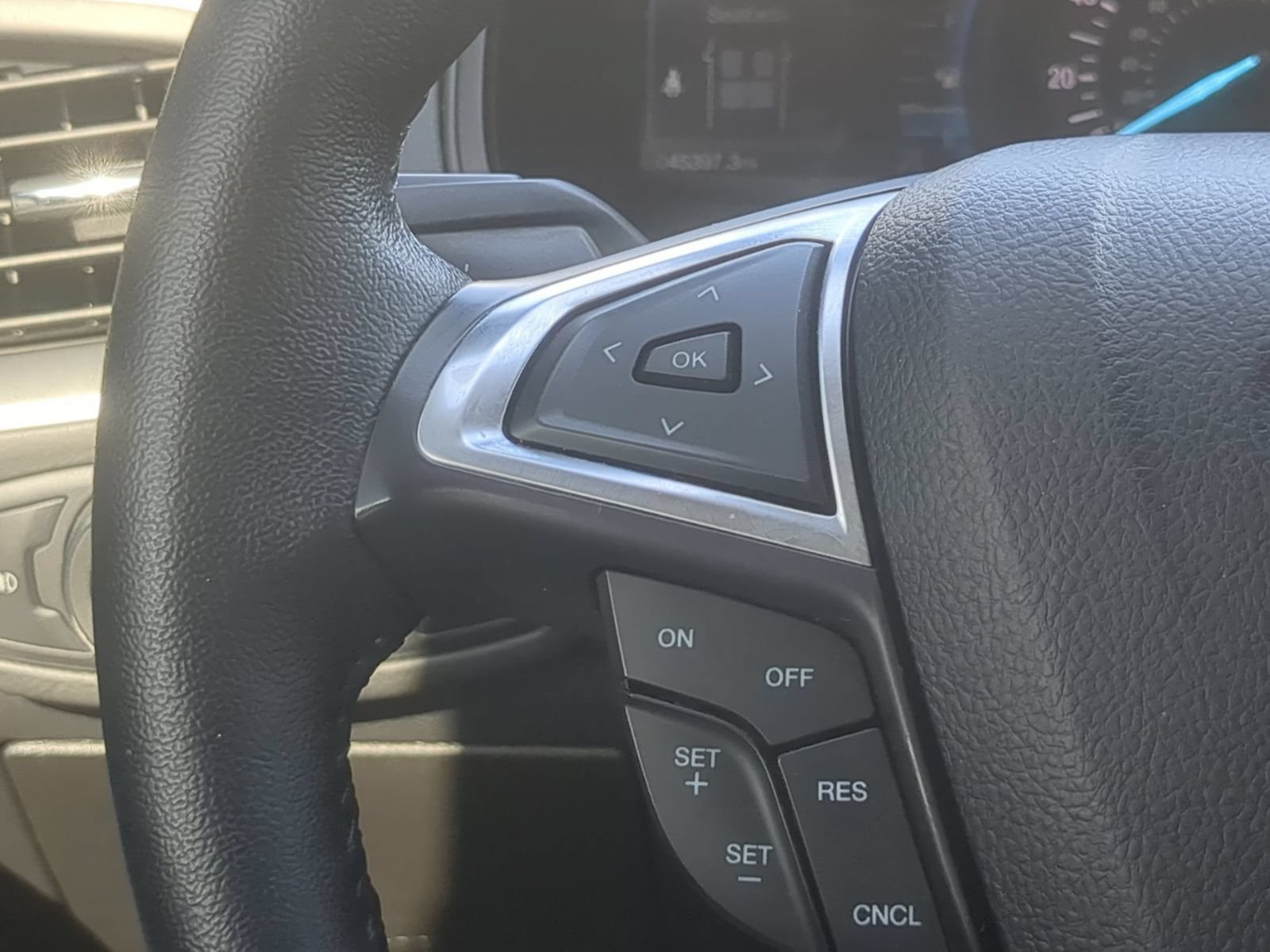 Used 2022 Ford Edge SEL w/ Convenience Package AWD/4WD image 17