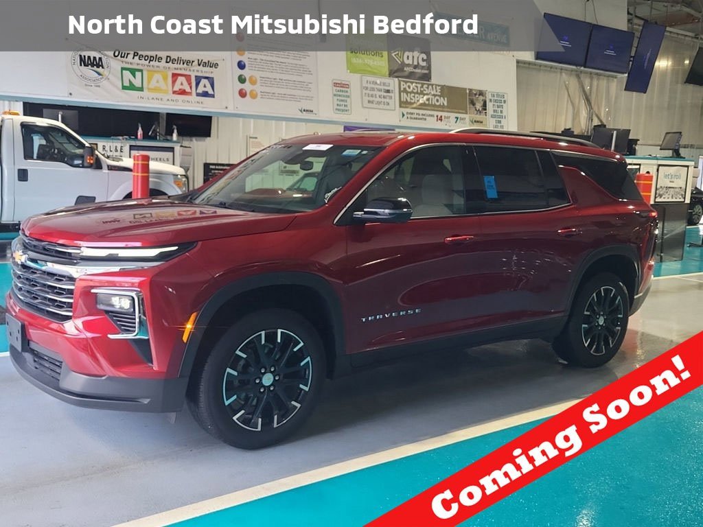 Used 2025 Chevrolet Traverse LT w/ Sun and Wheel Package image 1