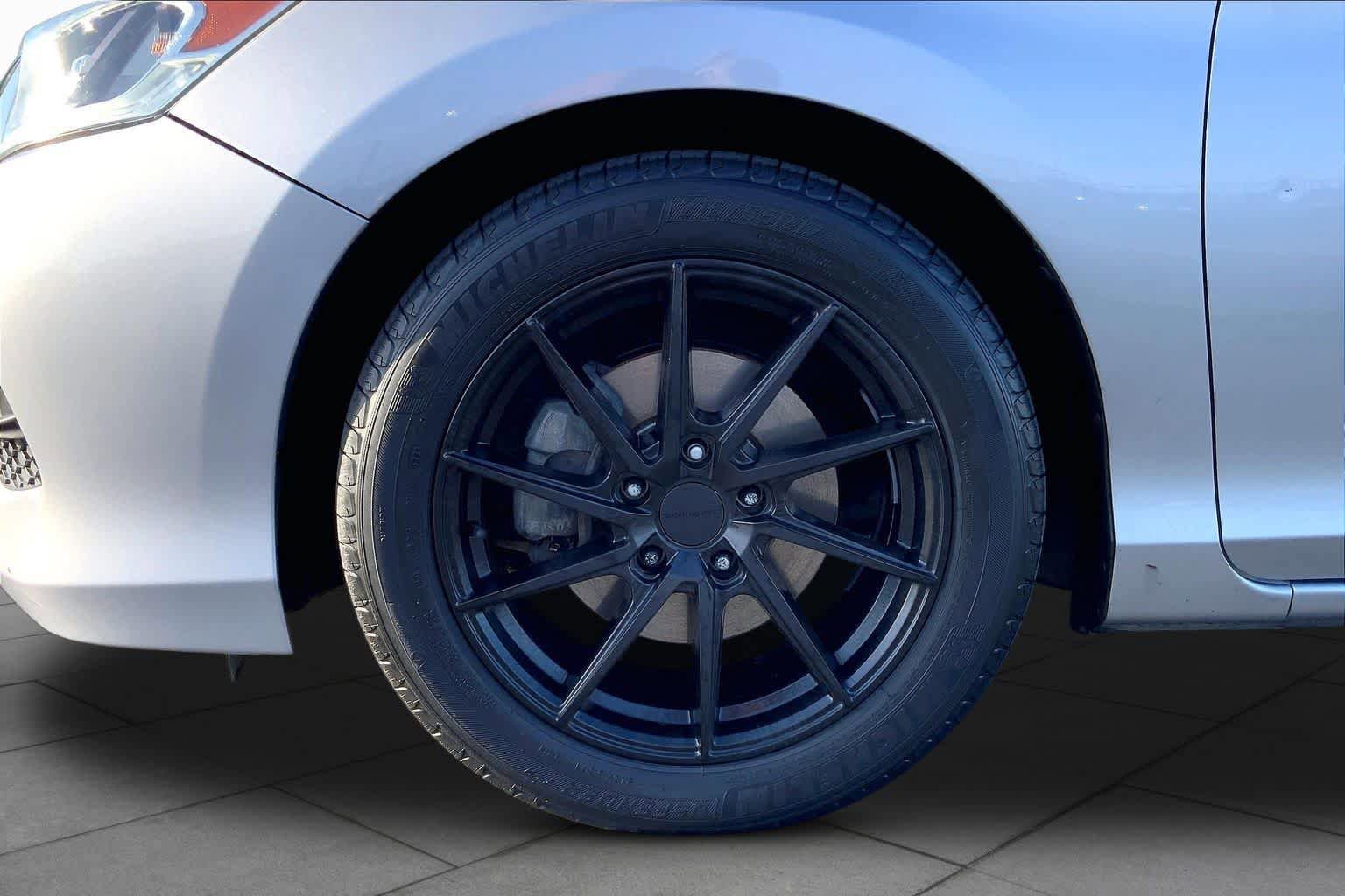 Used 2017 Honda Accord EX image 10