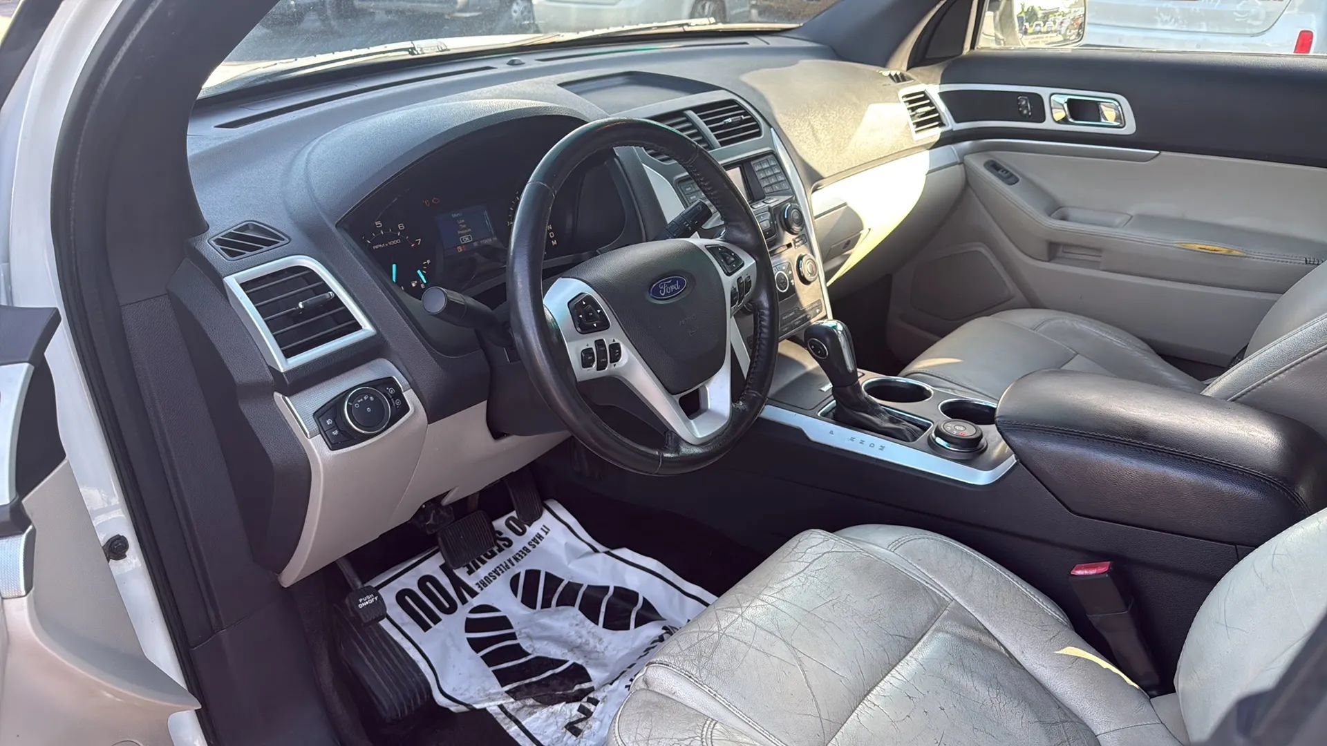 Used 2012 Ford Explorer XLT AWD/4WD image 9