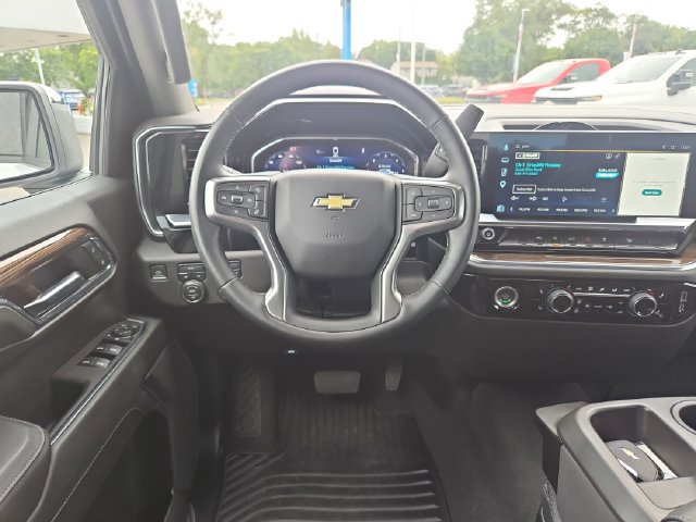 Used 2024 Chevrolet Silverado 1500 LT AWD/4WD image 14