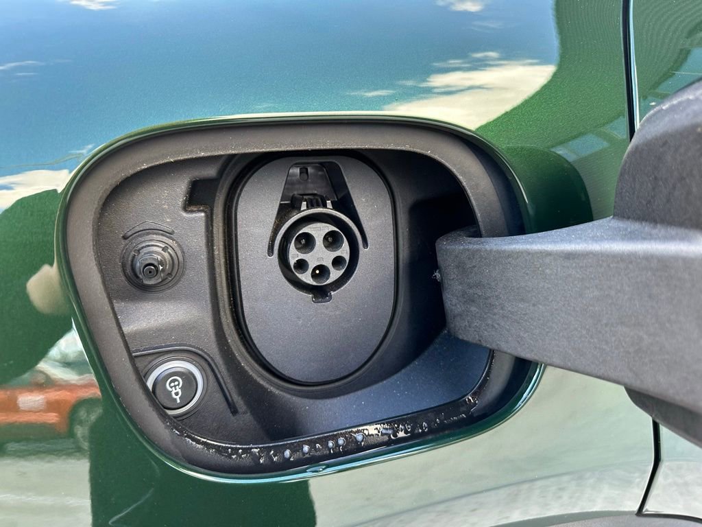 Used 2025 Porsche Macan Electric image 42