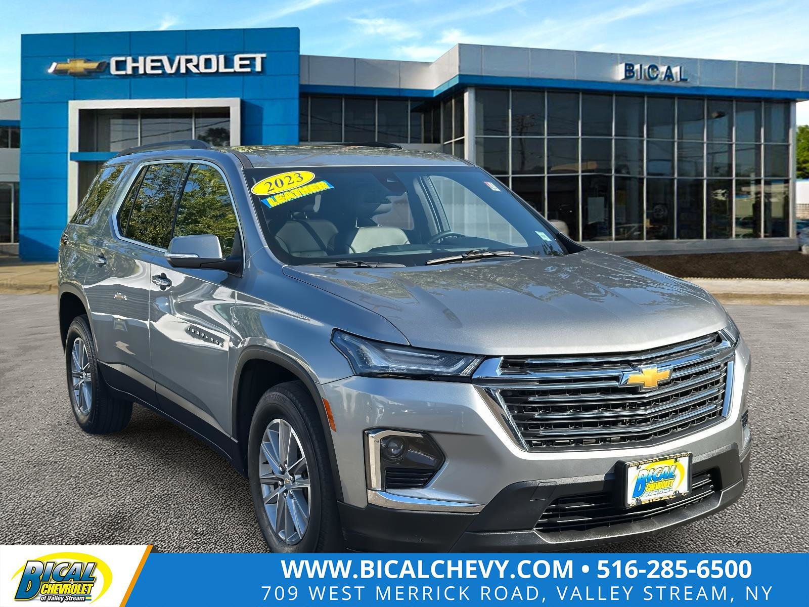Used 2023 Chevrolet Traverse LT