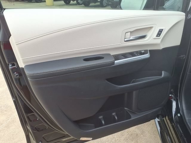 Used 2026 Toyota Sienna Limited FWD image 27