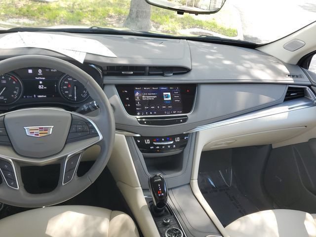 Certified 2024 Cadillac XT5 Premium Luxury w/ Technology Package FWD image 19
