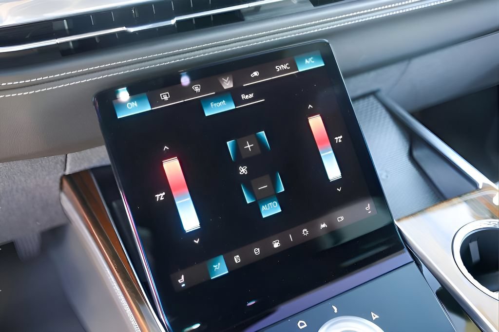 Used 2025 Cadillac Escalade Sport Platinum w/ LPO, Floor Liner Package AWD/4WD image 14