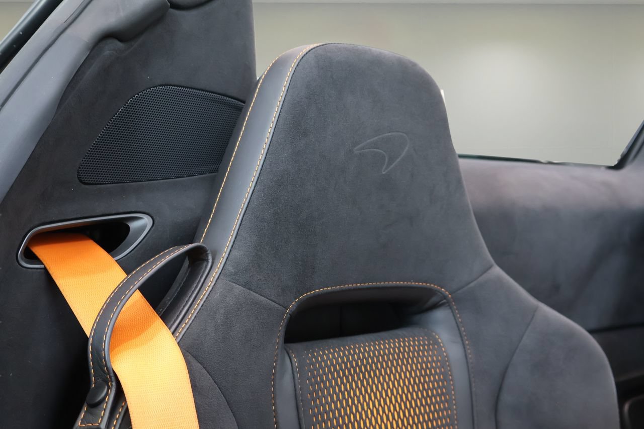 Used 2025 McLaren 750S Spider RWD image 19