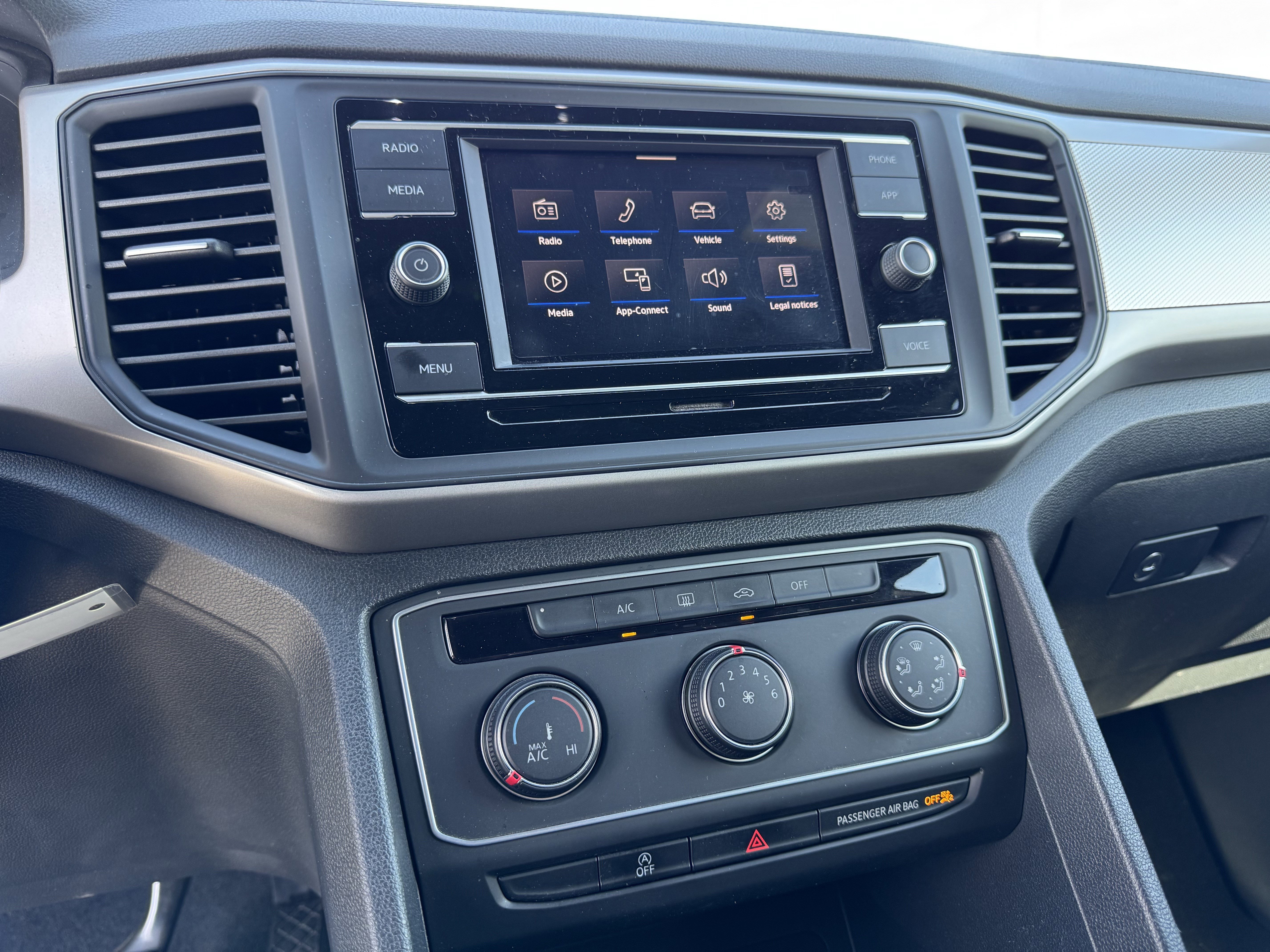 Used 2020 Volkswagen Atlas Cross Sport S image 23