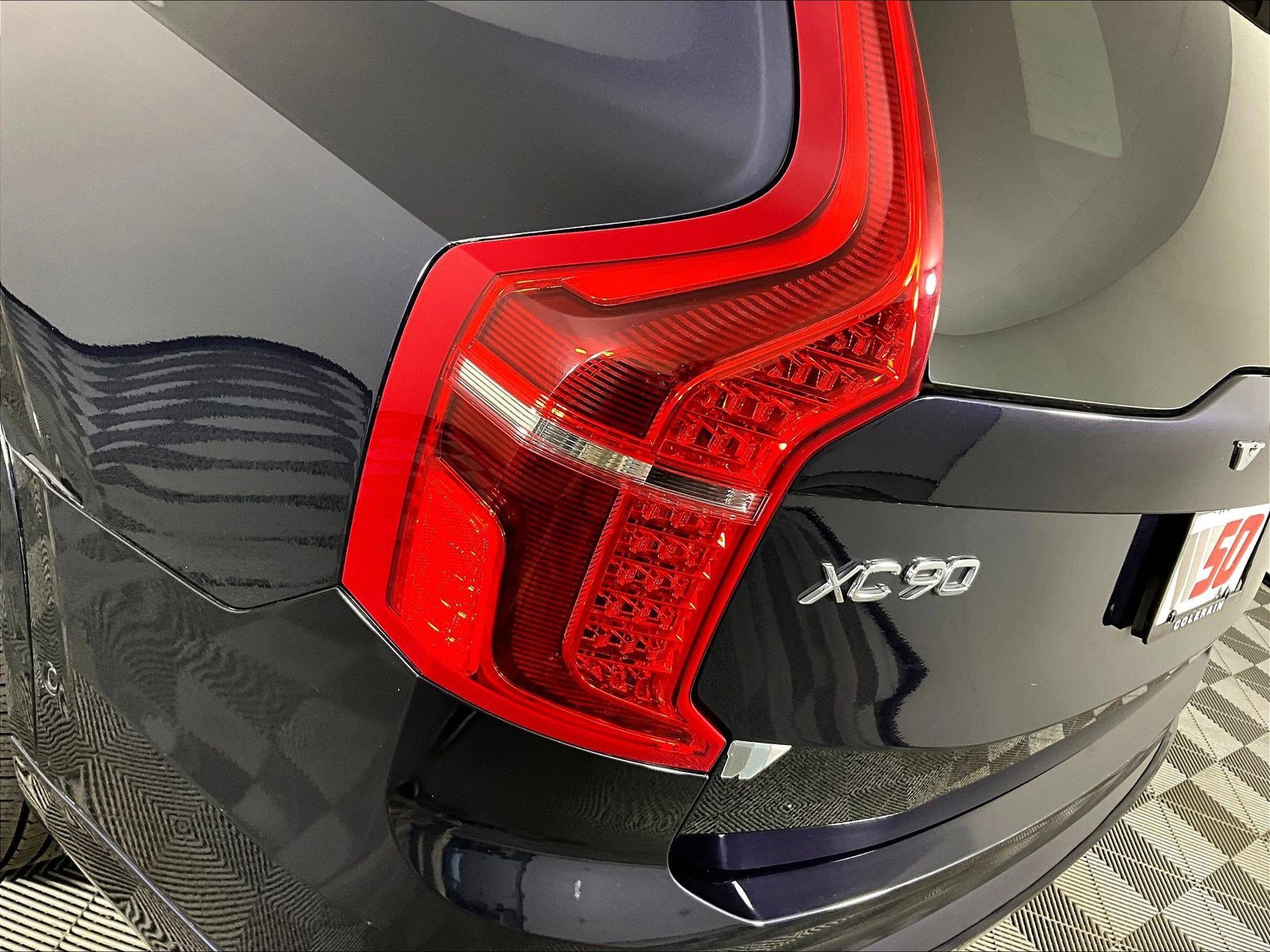 Used 2016 Volvo XC90 T6 Momentum AWD/4WD image 23