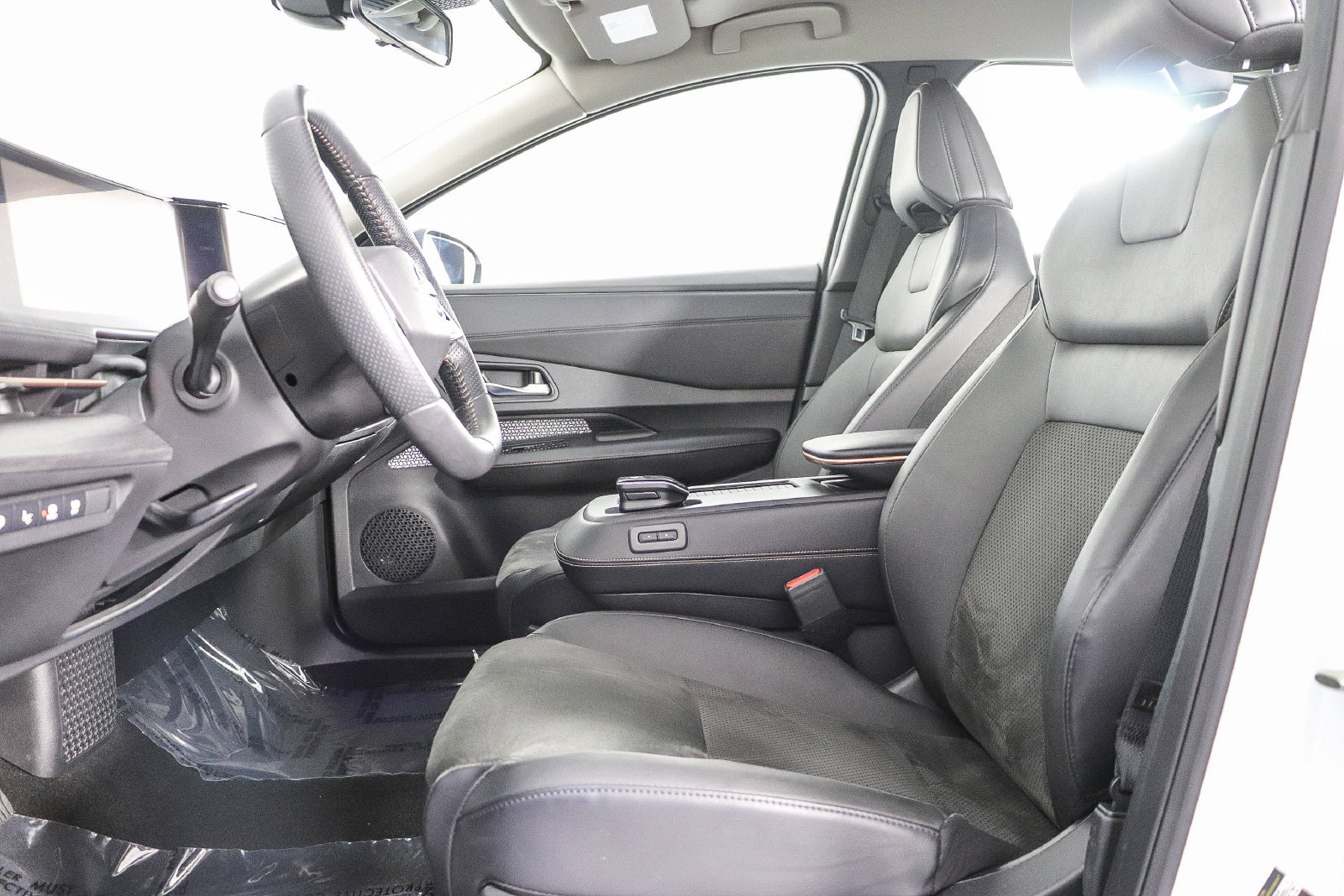 Used 2024 Nissan Ariya FWD image 18