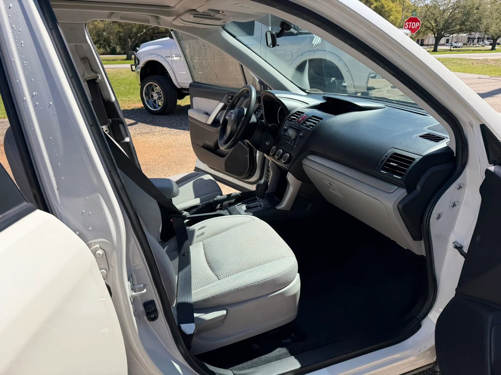 Used 2015 Subaru Forester 2.5i Premium w/ All-Weather Package image 10