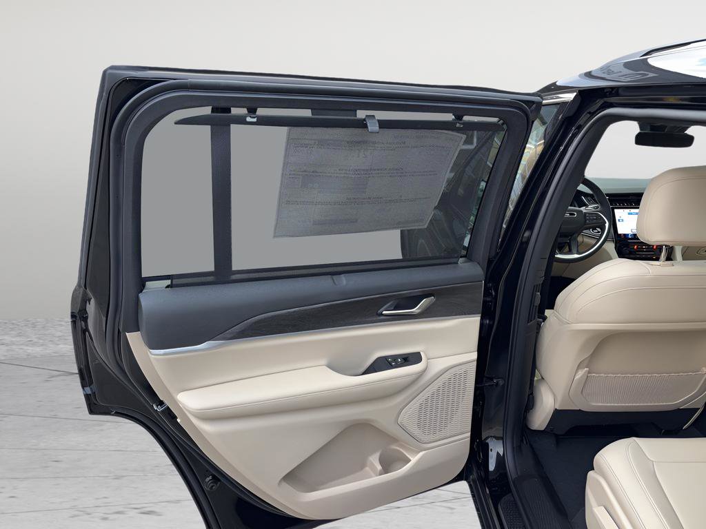 New 2025 Jeep Grand Cherokee L Limited w/ Luxury Tech Group II image 37