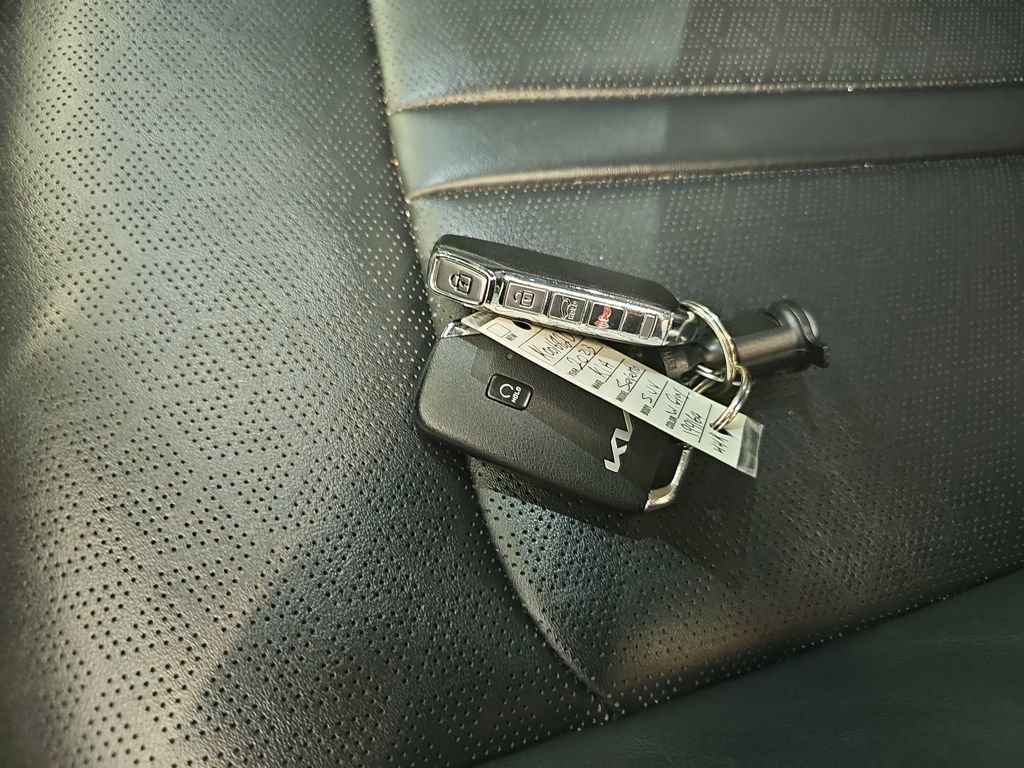 Used 2023 Kia Sorento SX image 36