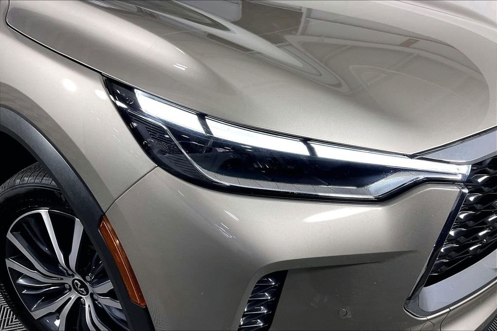 Used 2023 INFINITI QX60 Sensory w/ Vision Package image 41