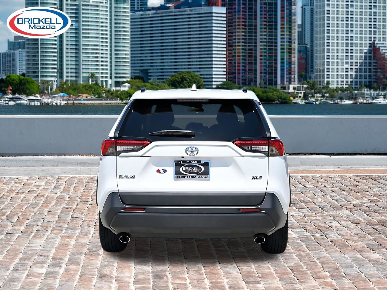 Used 2021 Toyota RAV4 XLE w/ Convenience Package FWD image 6