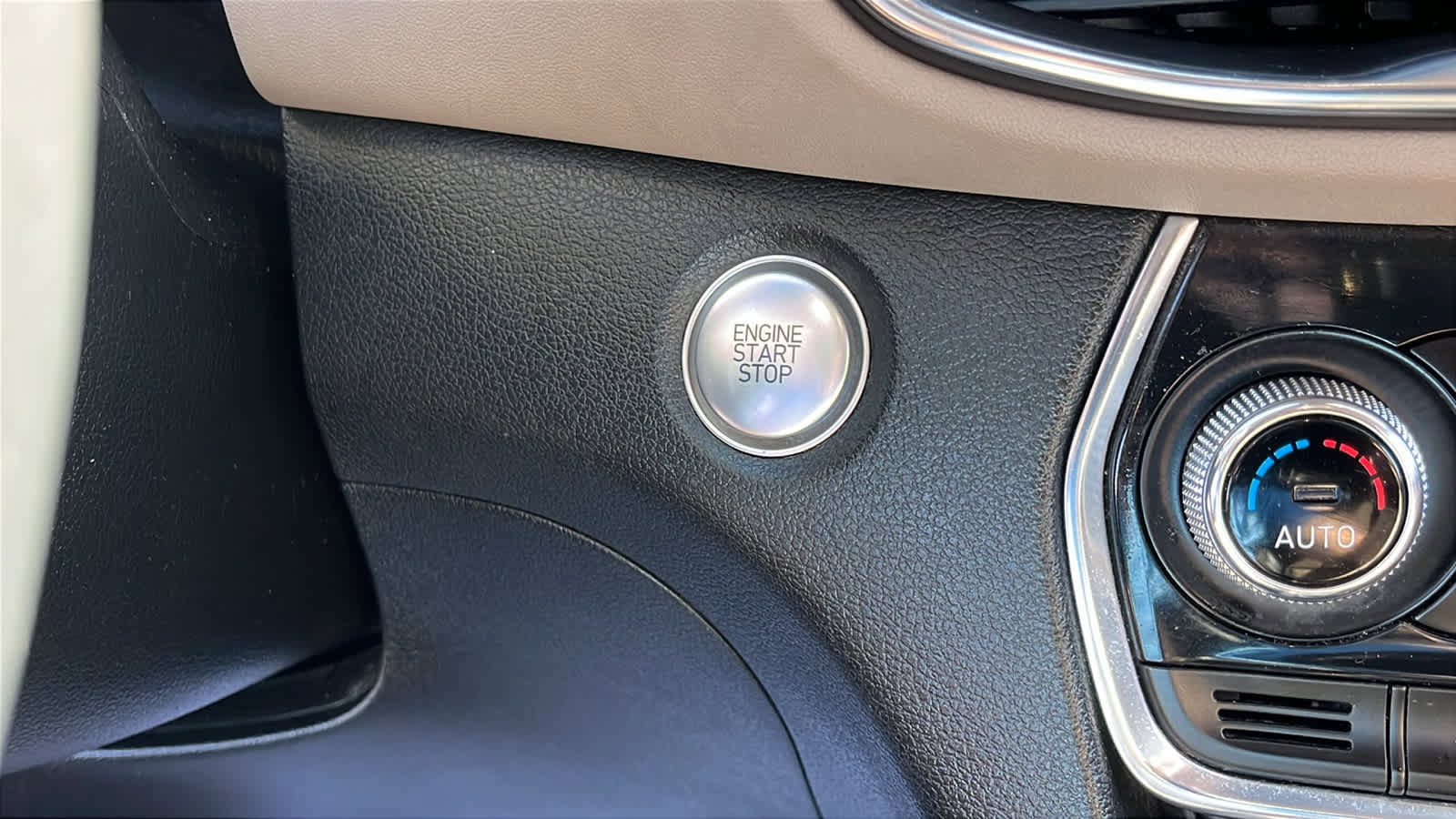 Used 2019 Hyundai Santa Fe AWD image 21