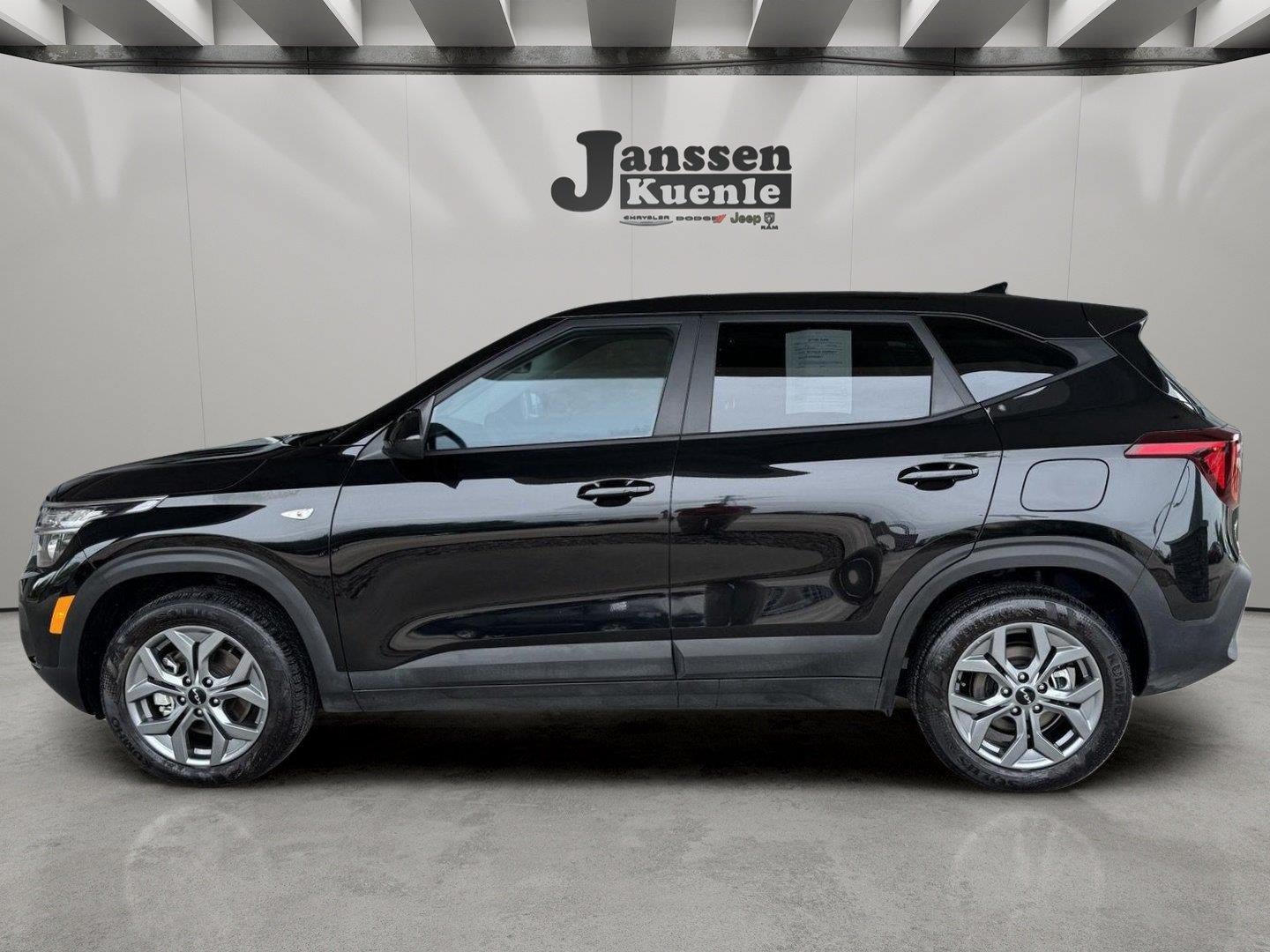 Used 2026 Kia Seltos LX AWD/4WD image 1
