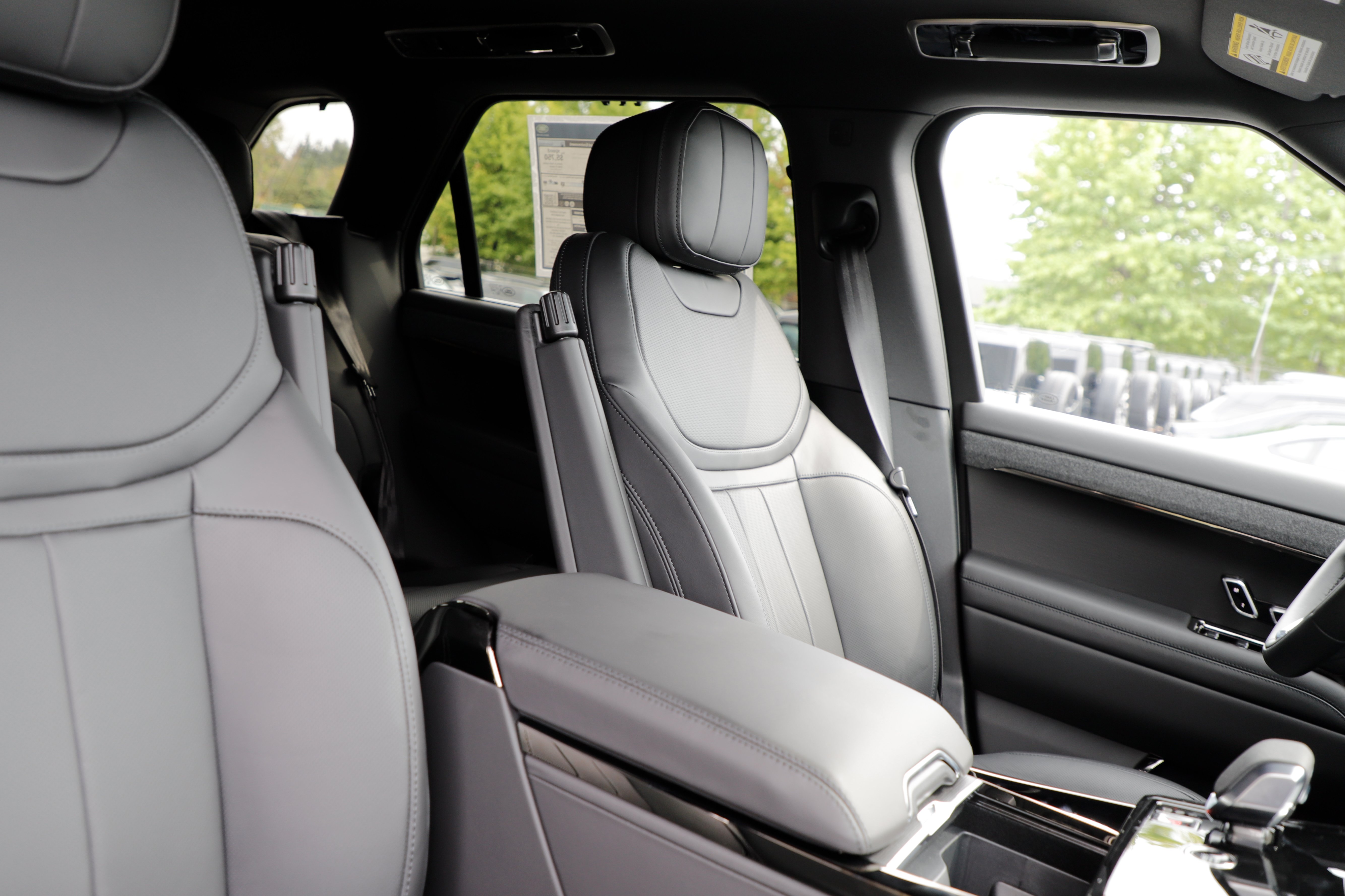 New 2026 Land Rover Range Rover Sport SE AWD/4WD image 14