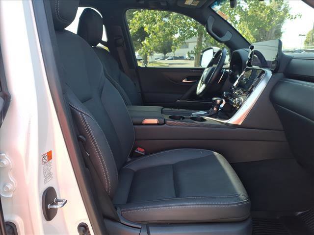 Certified 2022 Lexus LX 600 4WD w/ Luxury Package image 19