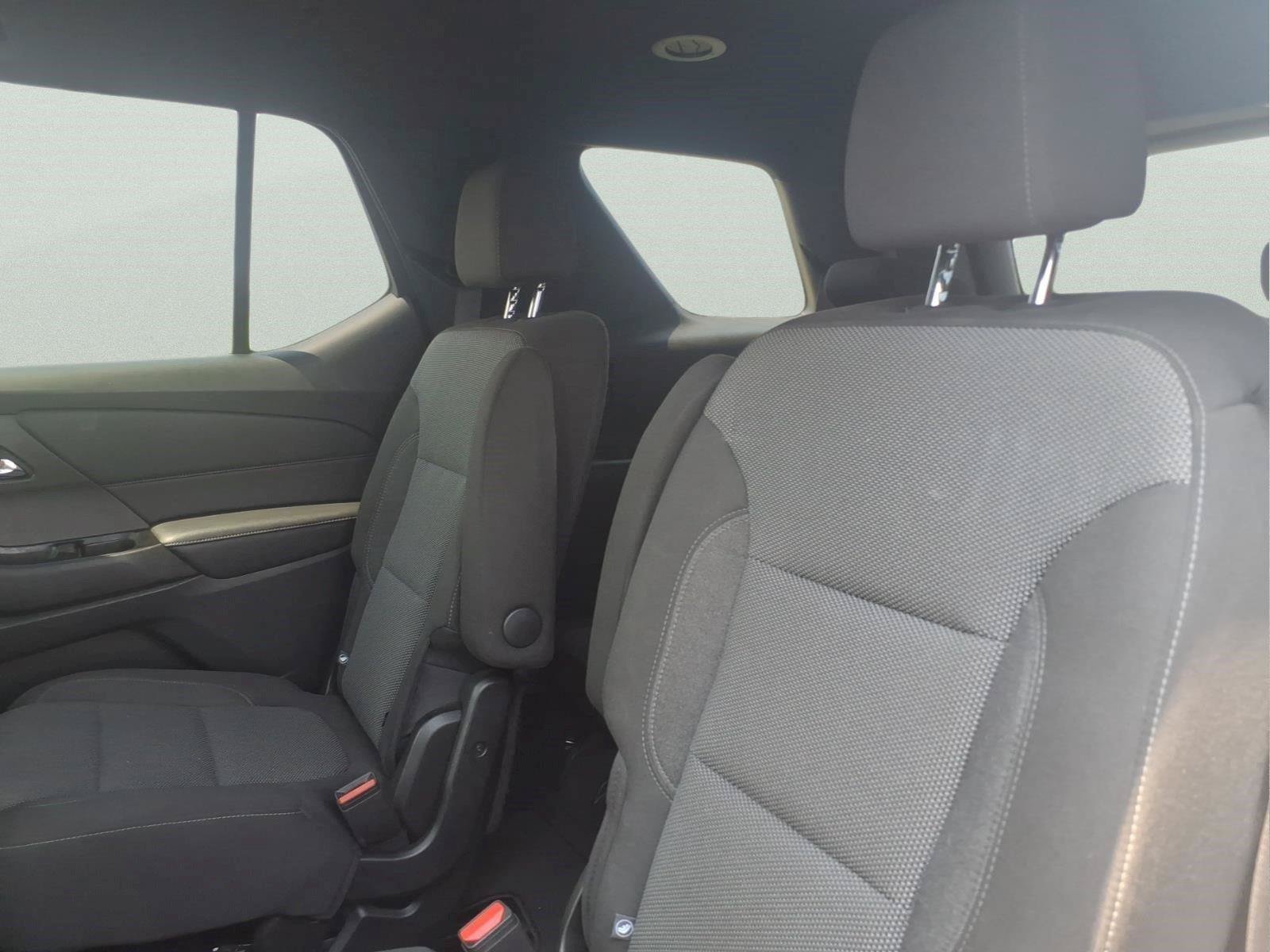 Used 2023 Chevrolet Traverse LT FWD image 13