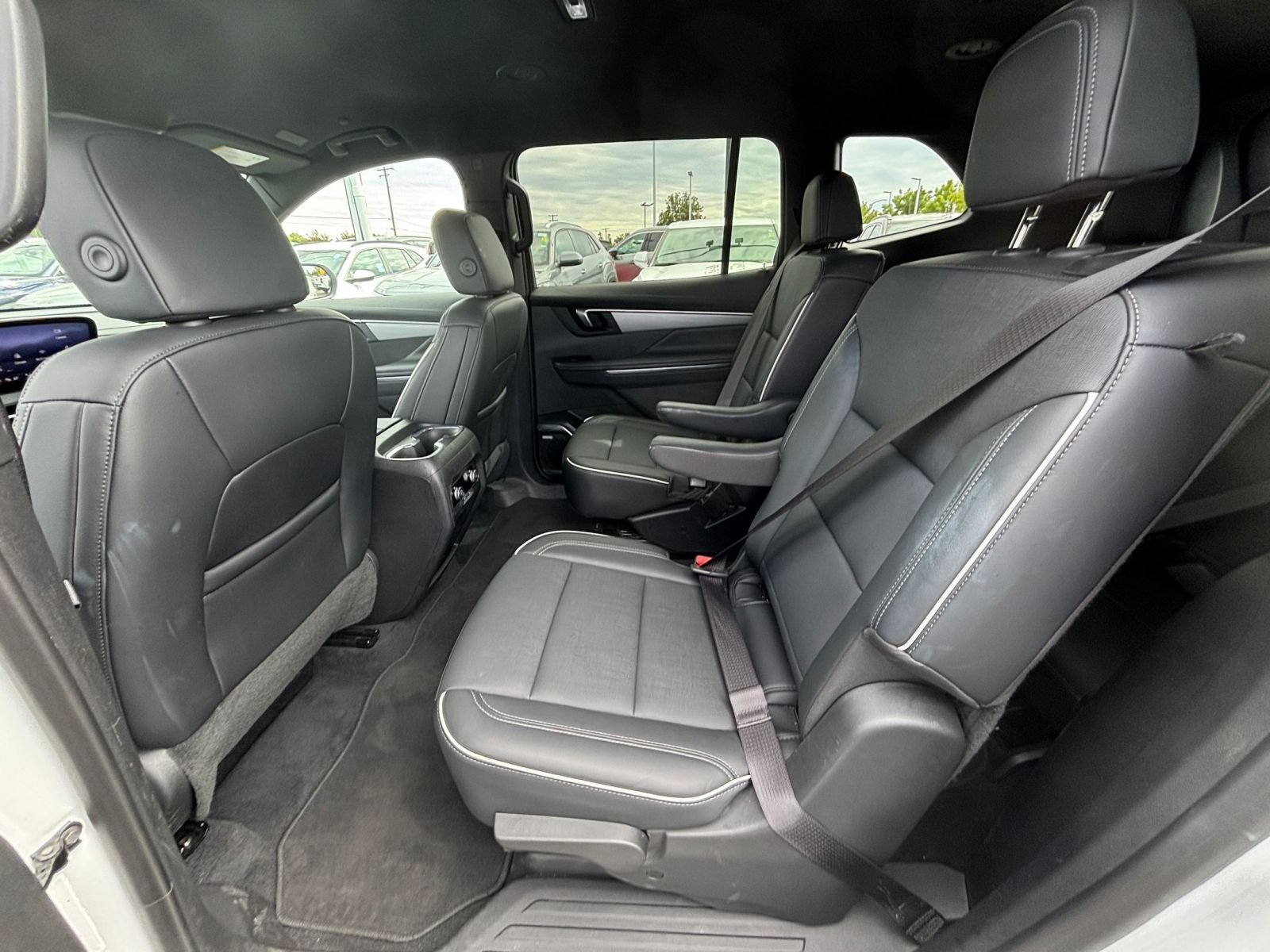 Used 2025 Buick Enclave Preferred AWD/4WD image 28