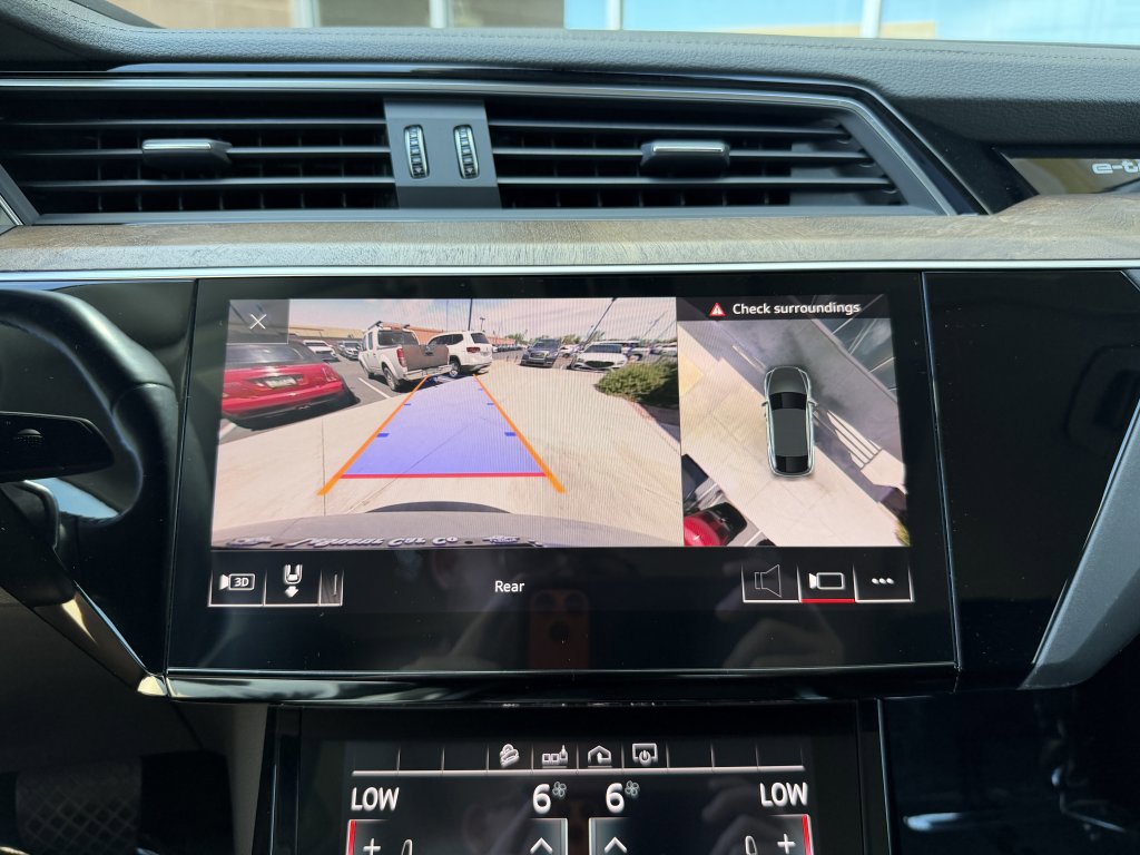 Used 2020 Audi e-tron Premium Plus AWD/4WD image 22