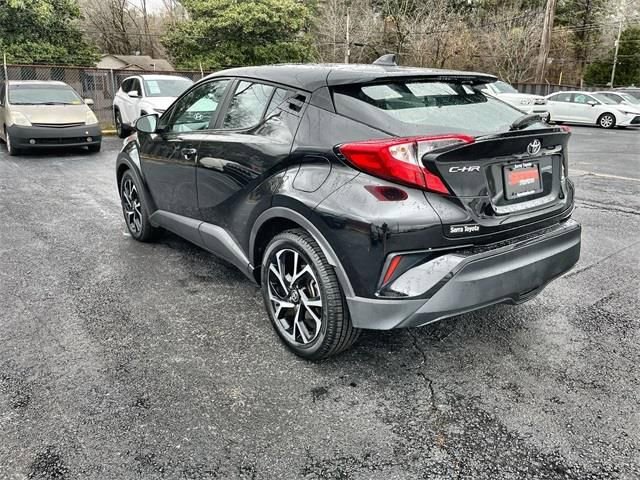 Used 2022 Toyota C-HR XLE image 15