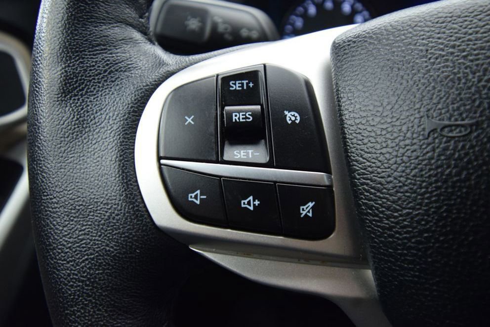 Used 2022 Ford Explorer XLT AWD/4WD image 38
