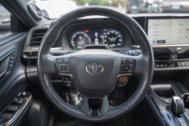 Used 2024 Toyota Crown Platinum AWD/4WD image 31