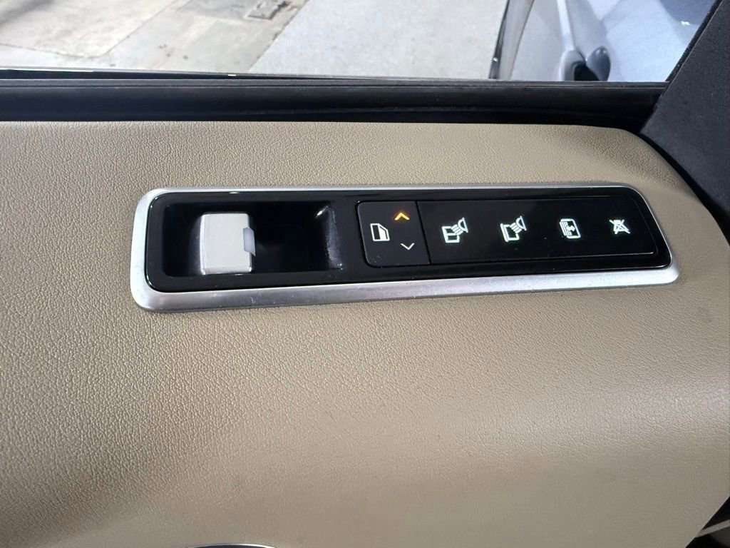 Used 2021 Land Rover Range Rover P525 Westminster Edition image 29