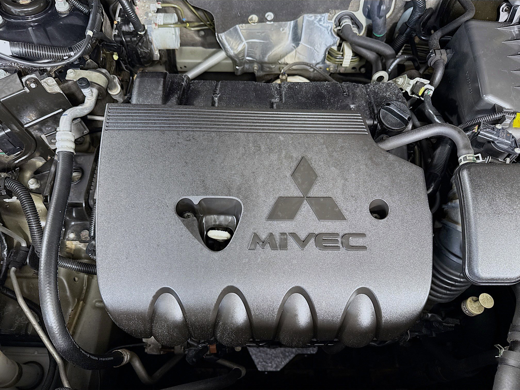 Used 2020 Mitsubishi Outlander ES image 38