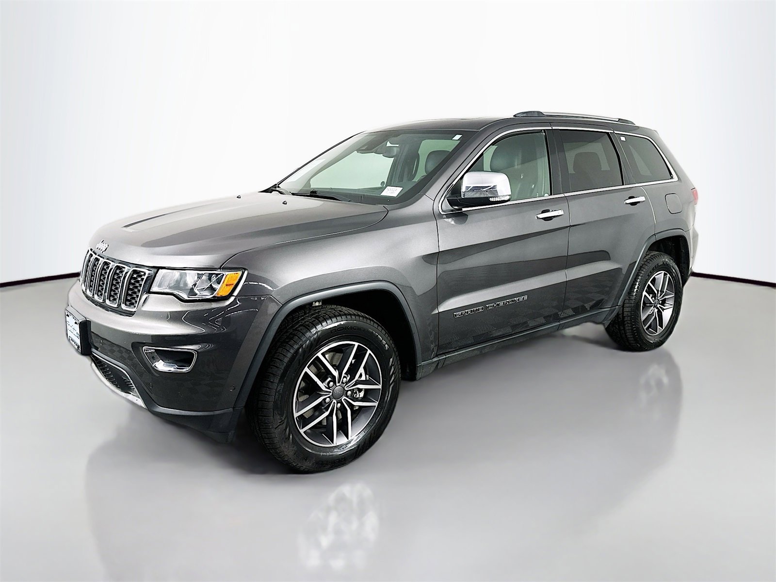Used 2021 Jeep Grand Cherokee Limited w/ Trailer Tow Group IV image 3