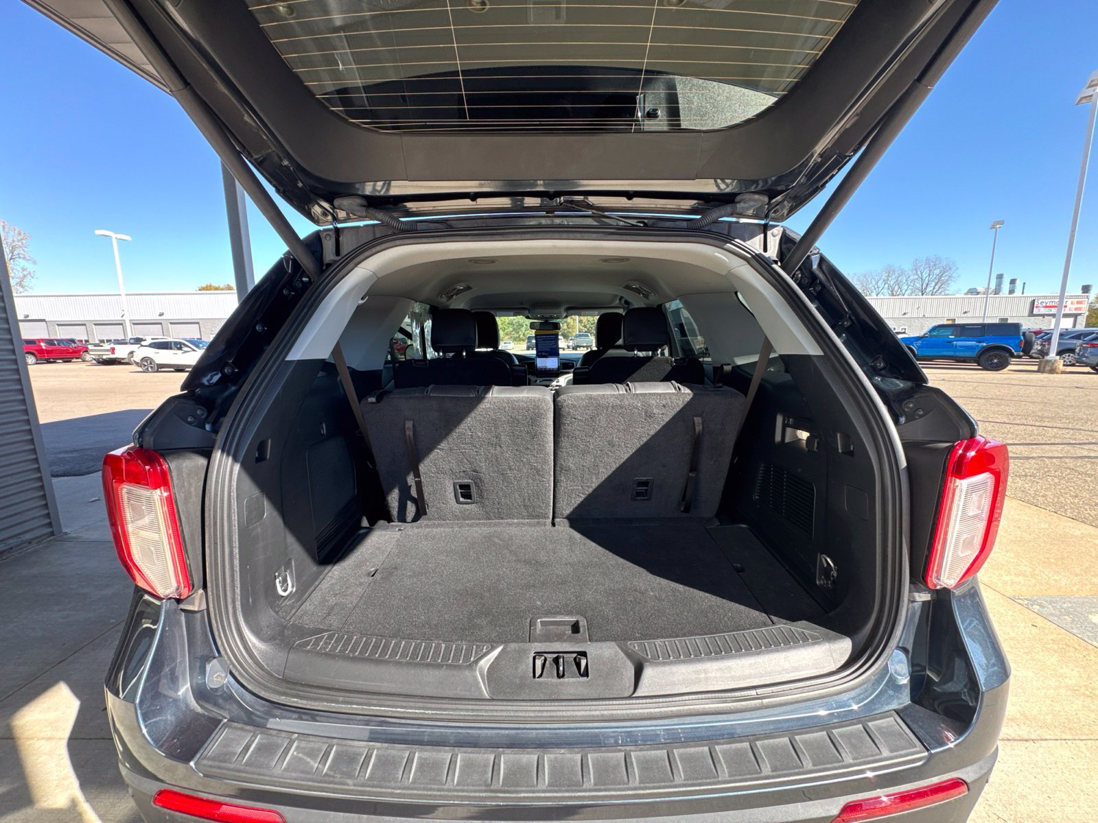 Certified 2023 Ford Explorer XLT w/ Equipment Group 202A AWD/4WD image 39