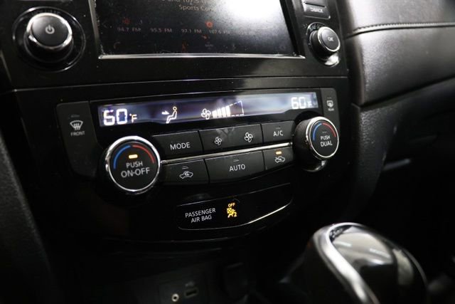 Used 2018 Nissan Rogue SV w/ Premium Package image 26