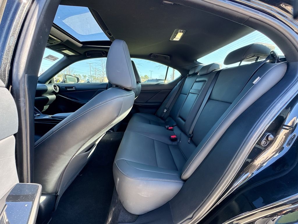 Used 2023 Lexus IS 300 w/ Comfort Package RWD image 31